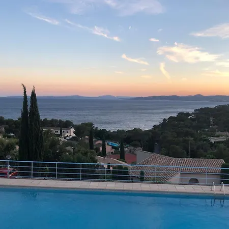 With Swimming Pool 500m From The Апартаменты Сен-Рафаэль