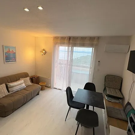 With Swimming Pool 500m From The Apartament